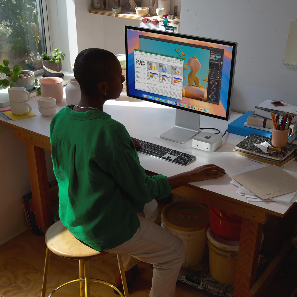Mac_mini_with_M4_Silver_PDP_Image_Position_6__WWEN_c1ccf198-d535-41ad-bbd7-37c887a54eb7.jpg.webp