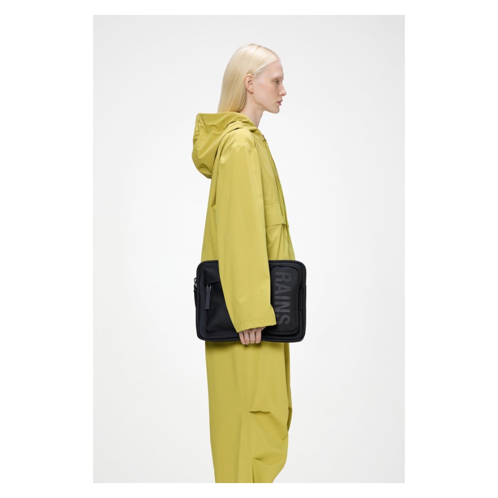 rains_texel_laptop_case_13_14_black_small_goods_women_1