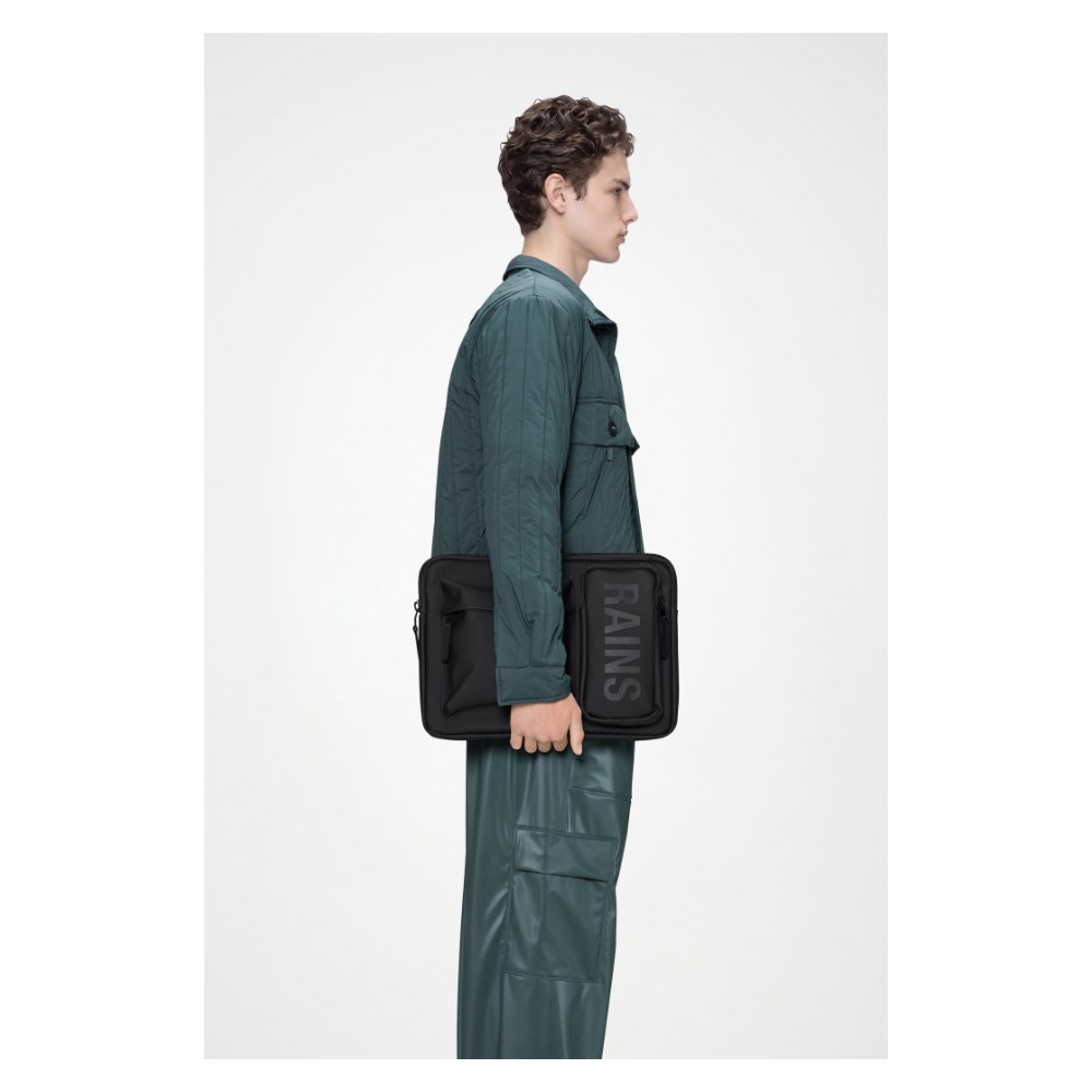 rains_texel_laptop_case_15_16_black_small_goods_men_1