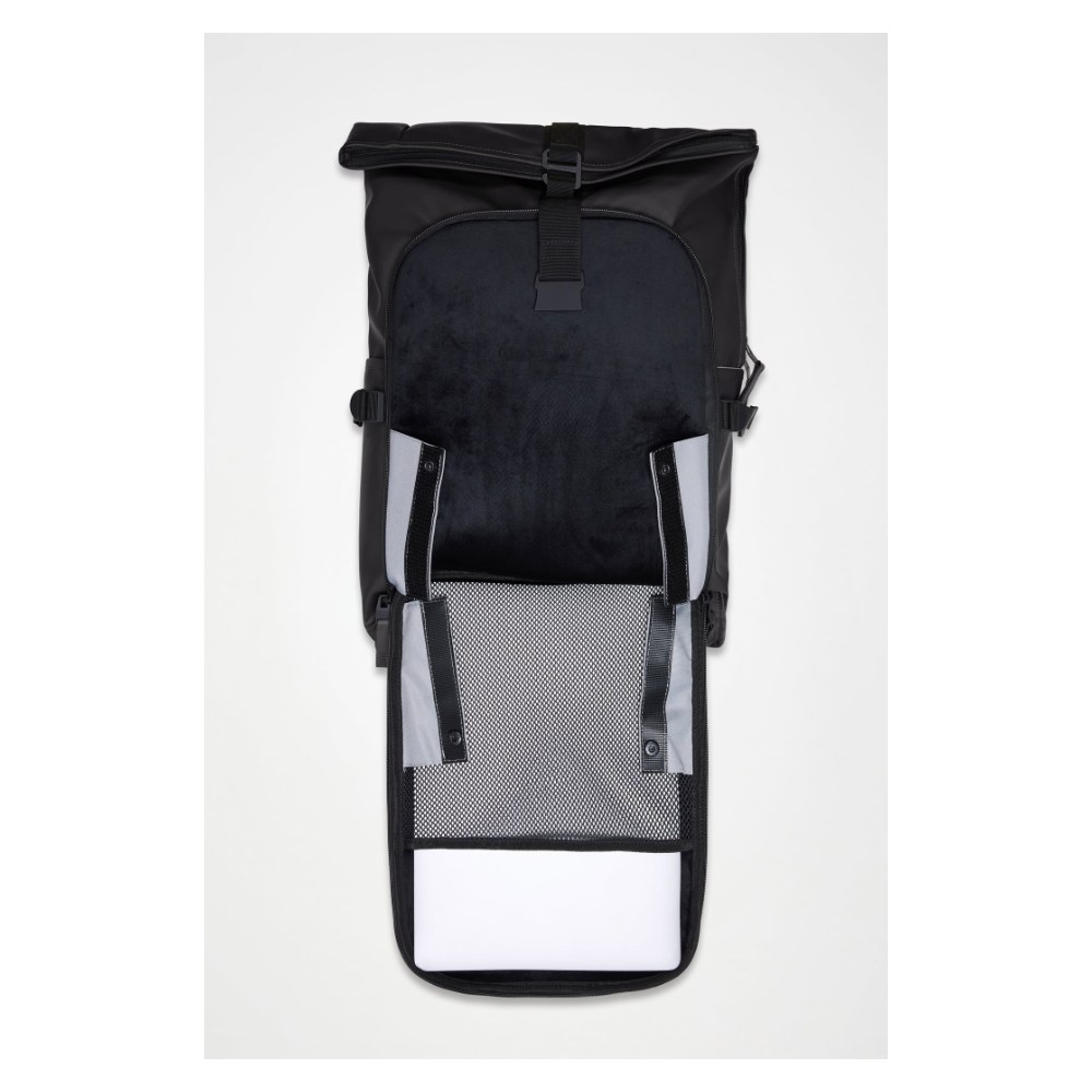 rains_texel_moulded_backpack_w3_black_travel_inside_2