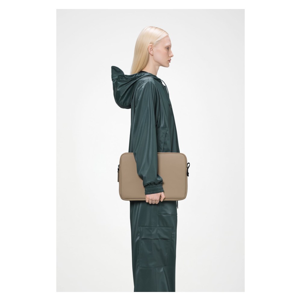 rains_trail_laptop_case_13_14_w1_beige_small_goods_women_1