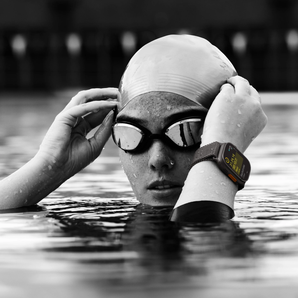 Apple_Watch_Ultra_2_49mm_Black_Titanium_Milanese_Loop_Black_PDP_Image_Position_8__WWEN_2d41a08d-2c13-4a24-a54e-a6d26fb0c683.jpg.webp